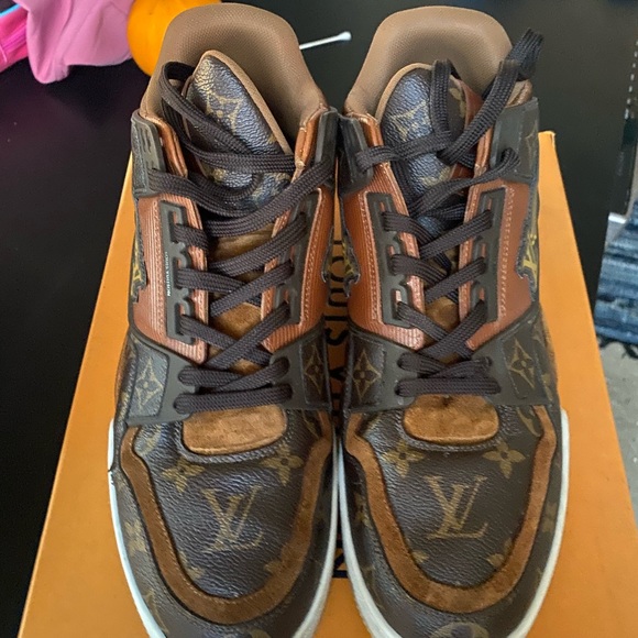 Louis Vuitton sneakers - Picture 1 of 3